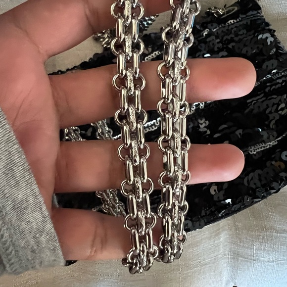 Authentic Chanel sequin handbag - Picture 4 of 15